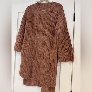 Oversized sweater rose in tone medium almost a dress
